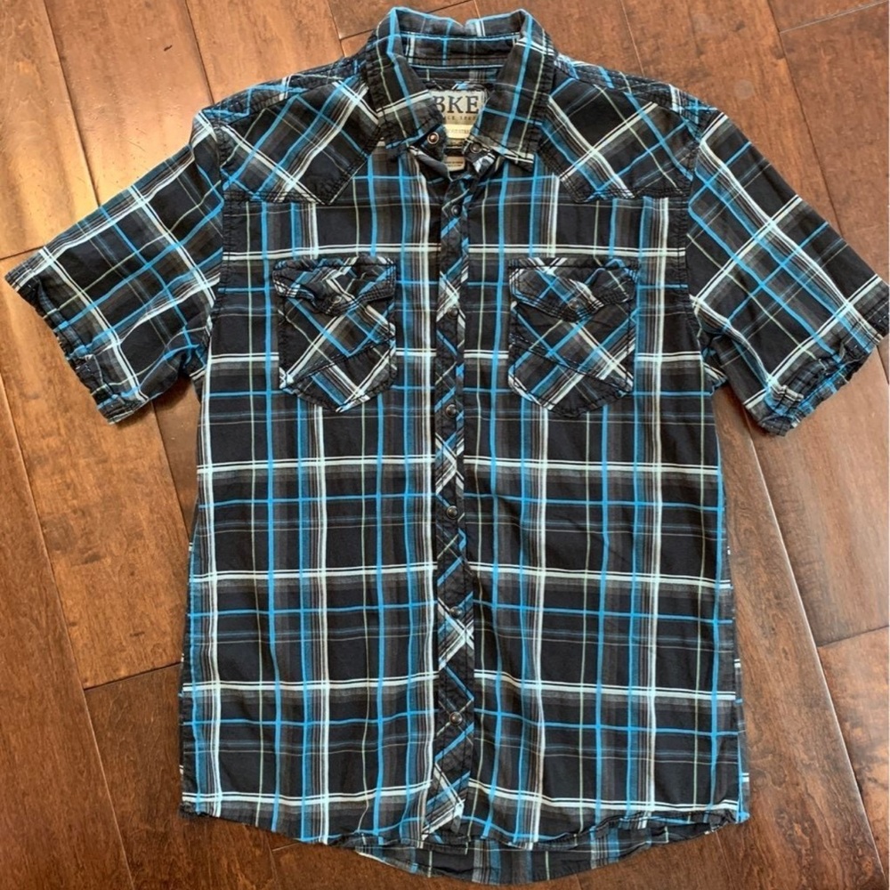** Men’s Buckle Black Button Up Shirt
